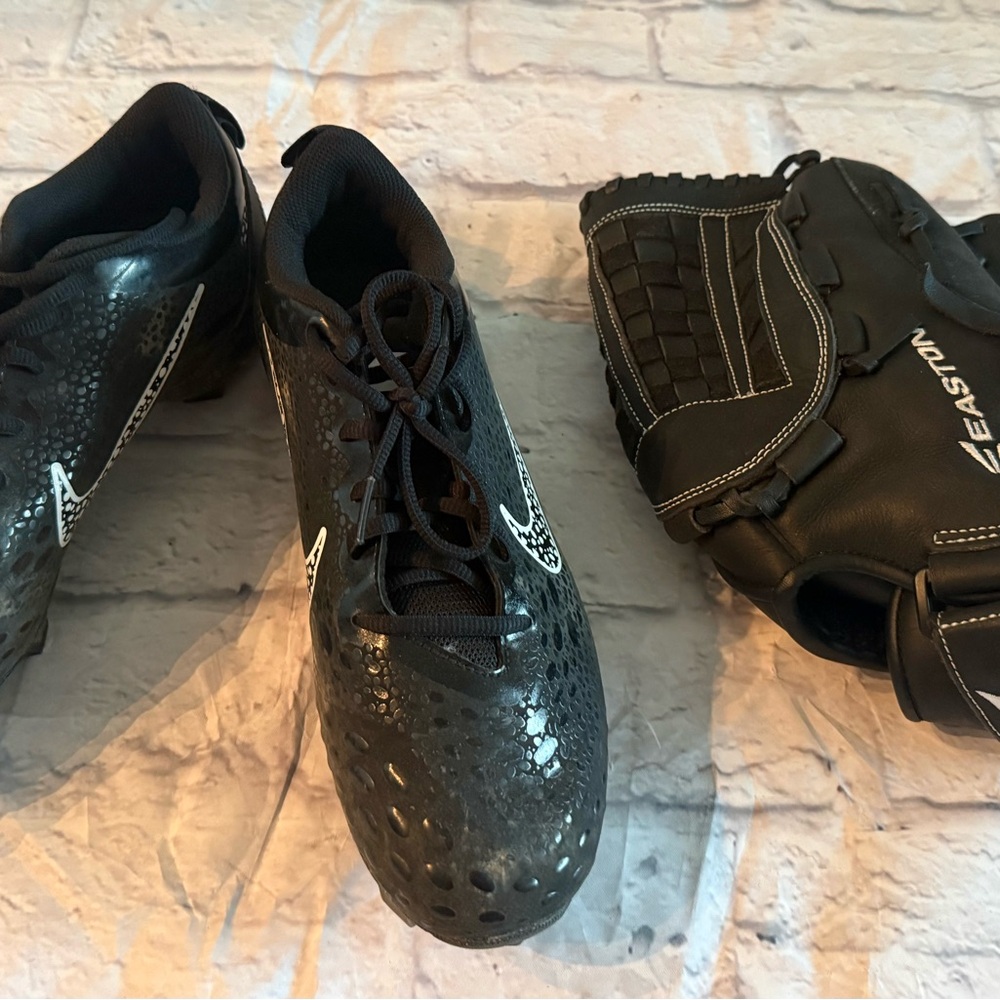 Nike Black Sports Shoes with White Accents